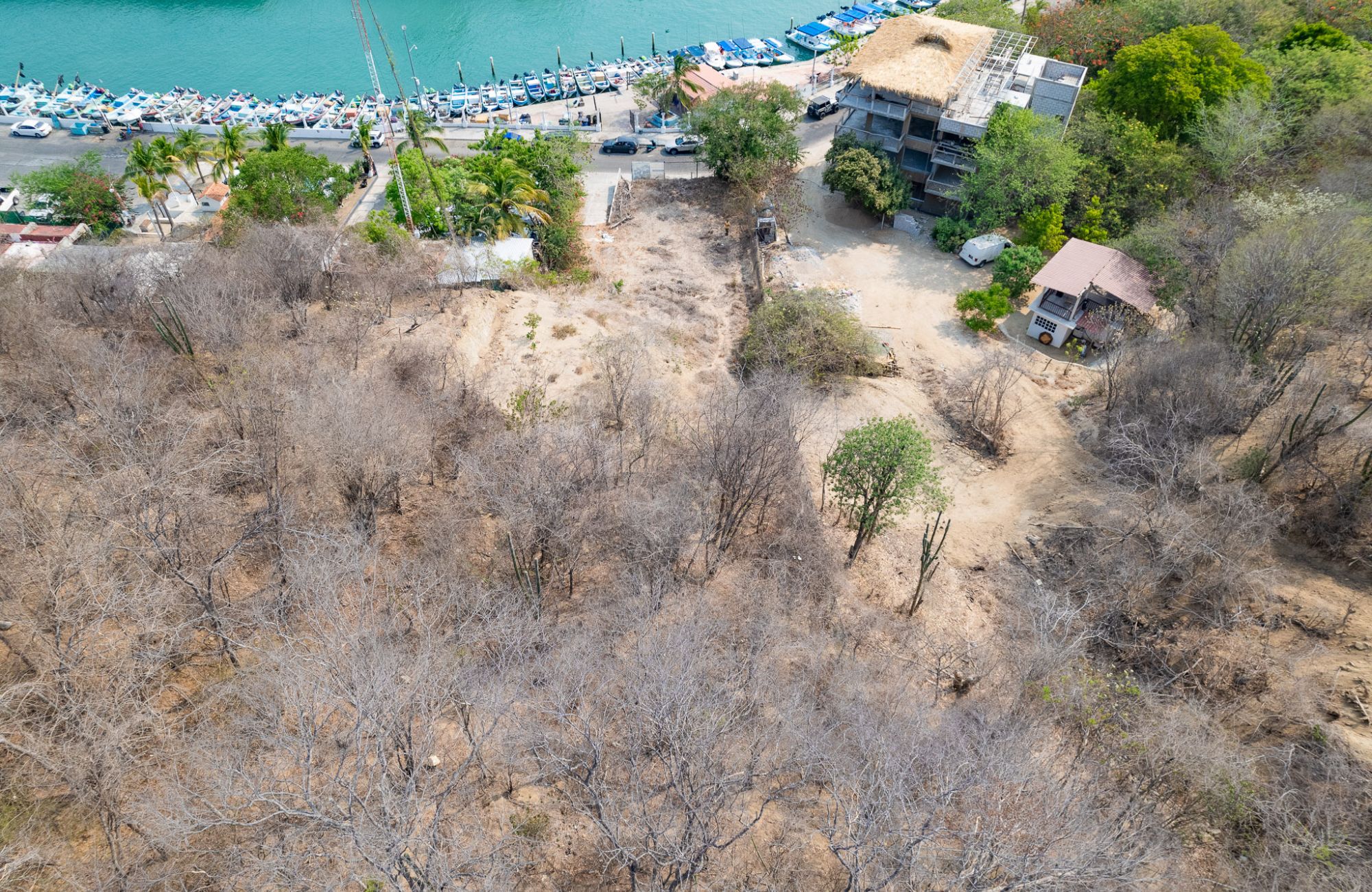 Terreno hotelero con vista al mar, cerca de la playa y la marina, en venta Huatulco.