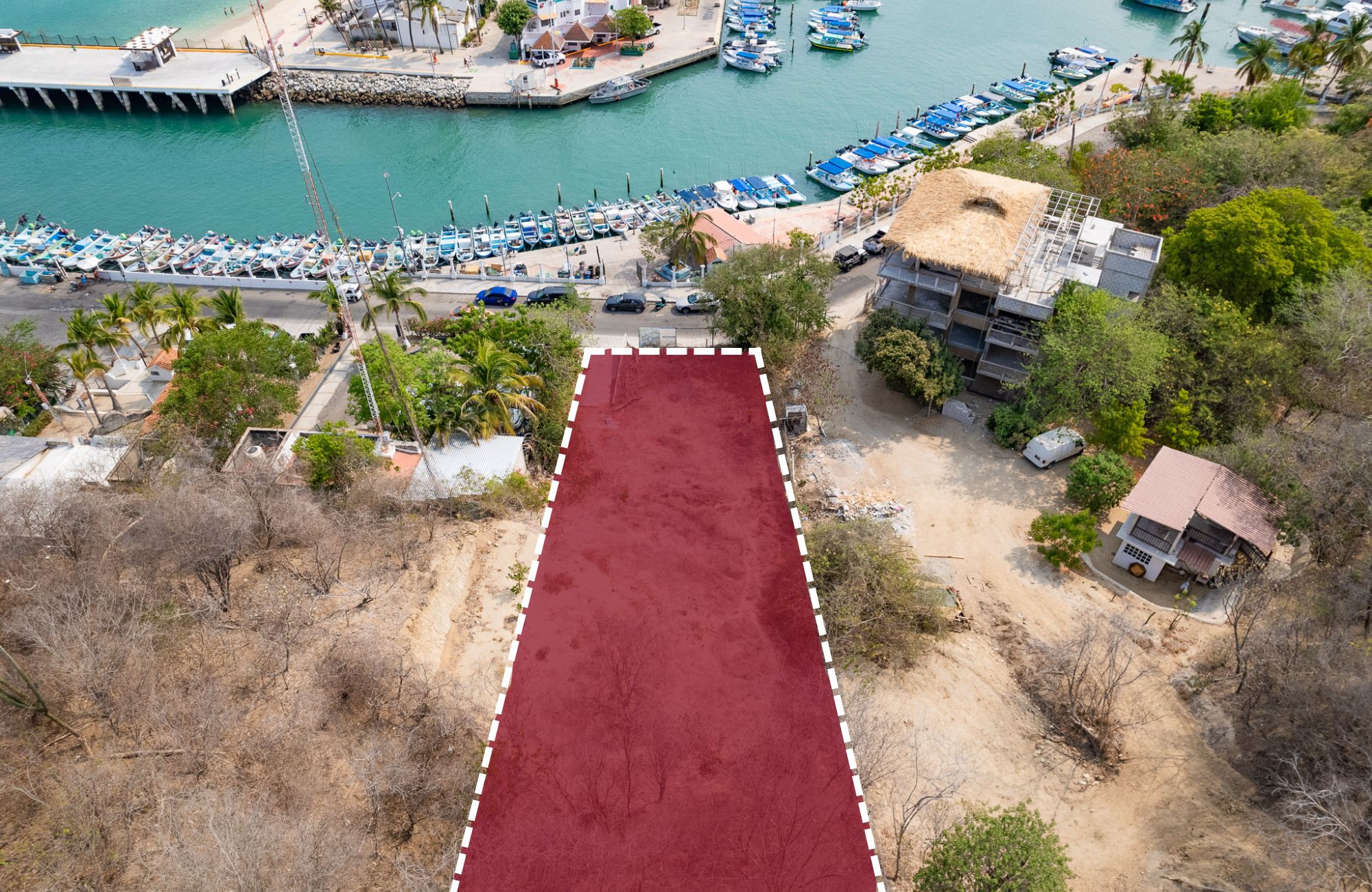 Terreno hotelero con vista al mar, cerca de la playa y la marina, en venta Huatulco.