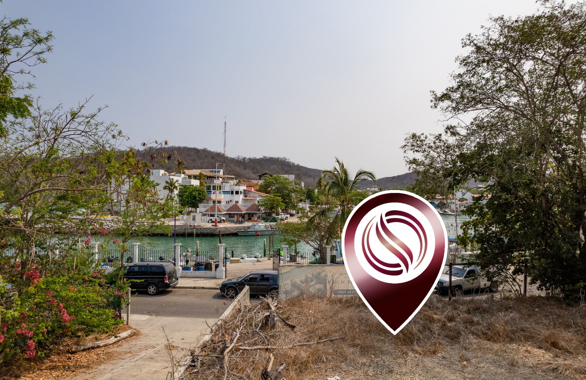 Terreno hotelero con vista al mar, cerca de la playa y la marina, en venta Huatulco.