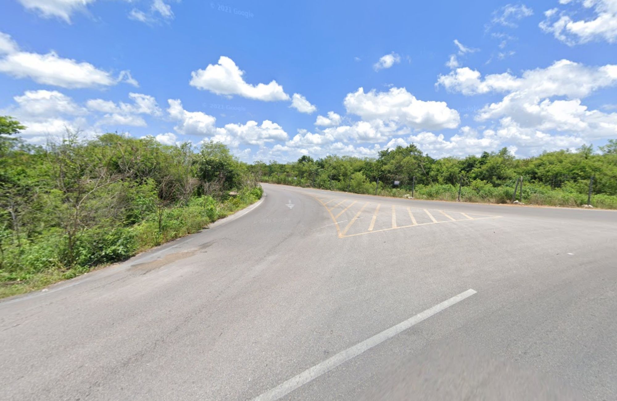 Terreno de 44,565 m2 en venta para uso comercial, al sur de M&eacute;rida.