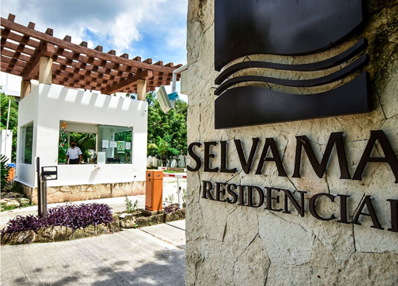 Terreno Multifamiliar 1761 m2, cenote, gym, parques, en venta, Selvamar Playa del Carmen.