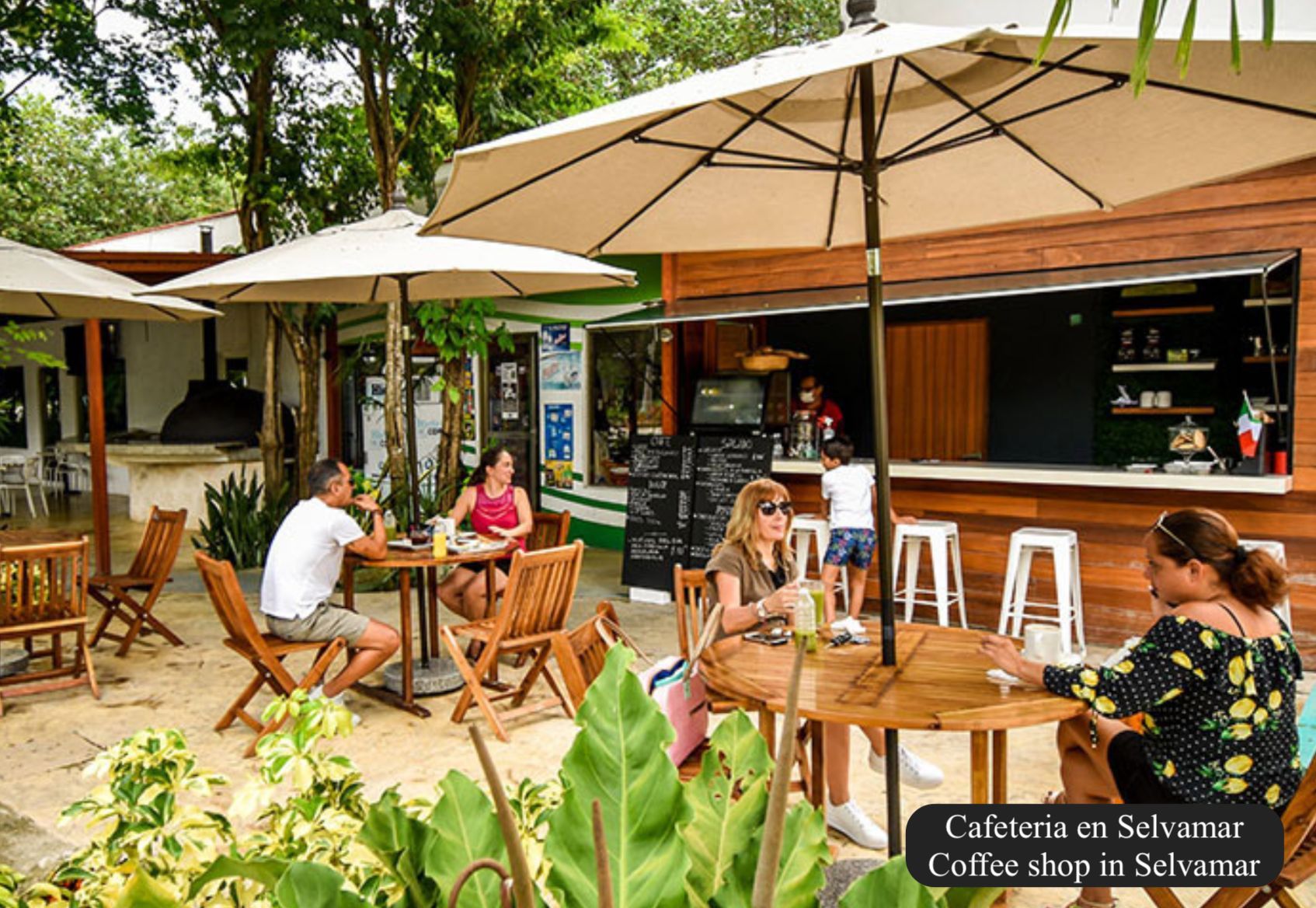 Terreno Multifamiliar 1761 m2, cenote, gym, parques, en venta, Selvamar Playa del Carmen.