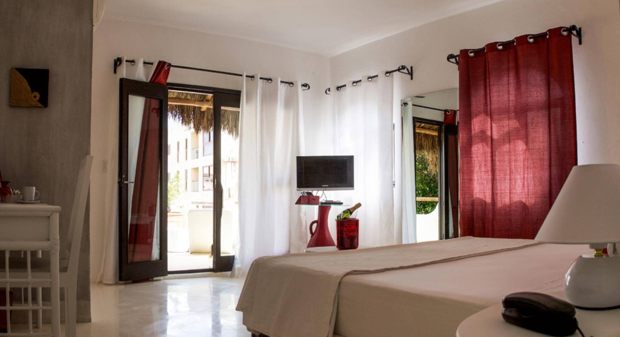 Encantador Hotel Boutique con alberca en Venta, Zona Centro, Playa del Carmen.