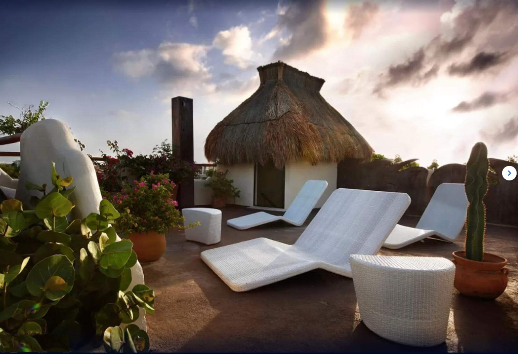 Encantador Hotel Boutique con alberca en Venta, Zona Centro, Playa del Carmen.