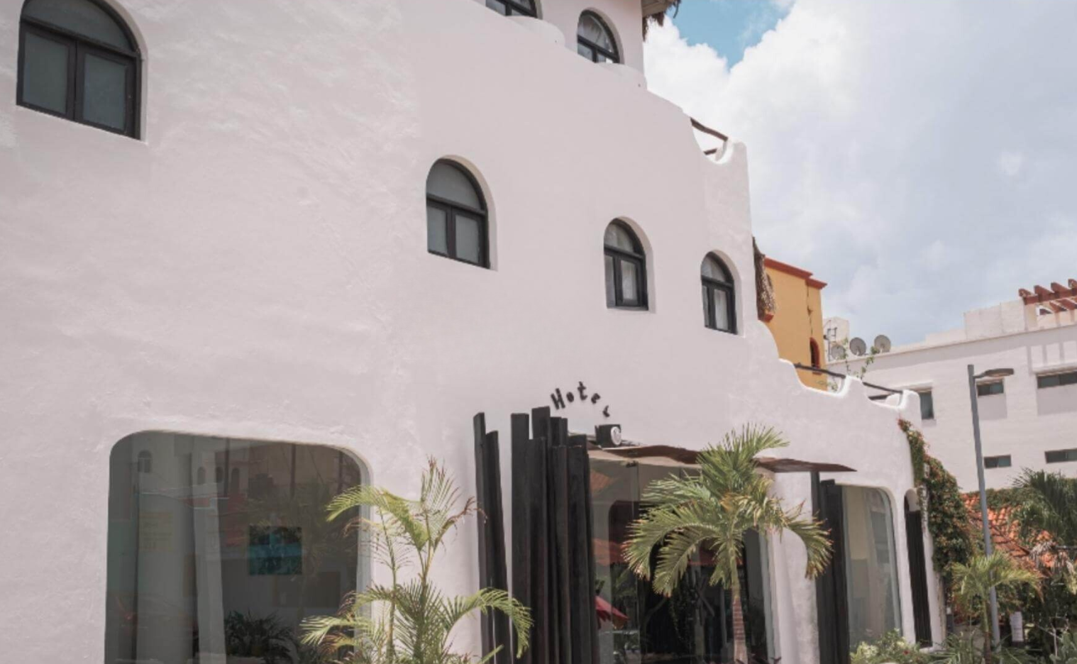 Encantador Hotel Boutique con alberca en Venta, Zona Centro, Playa del Carmen.