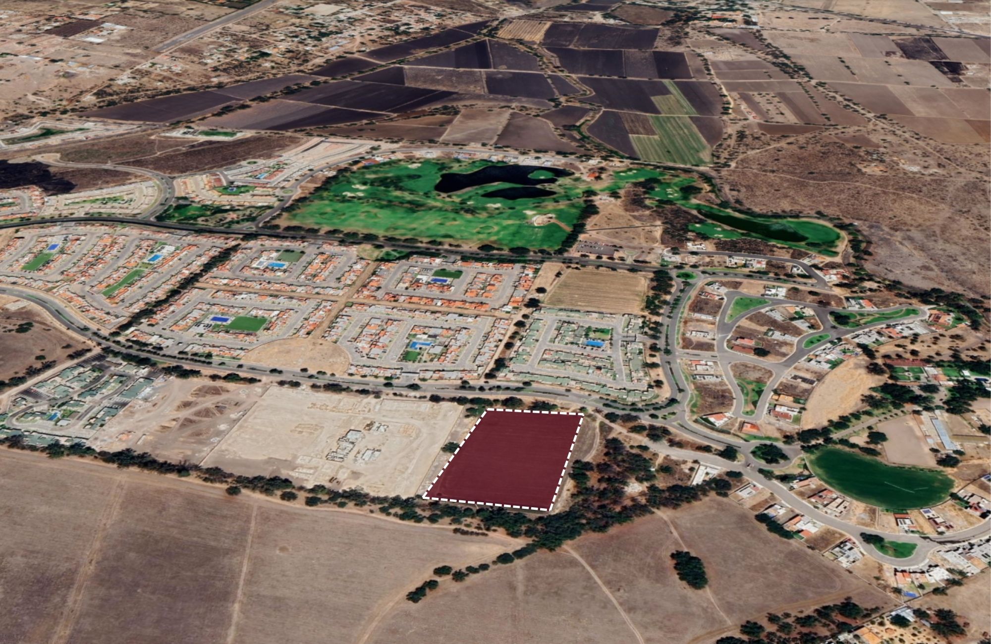 Lote de 12,049 m&sup2; en comunidad cerrada con campo de golf, en venta, San Miguel de Allende.