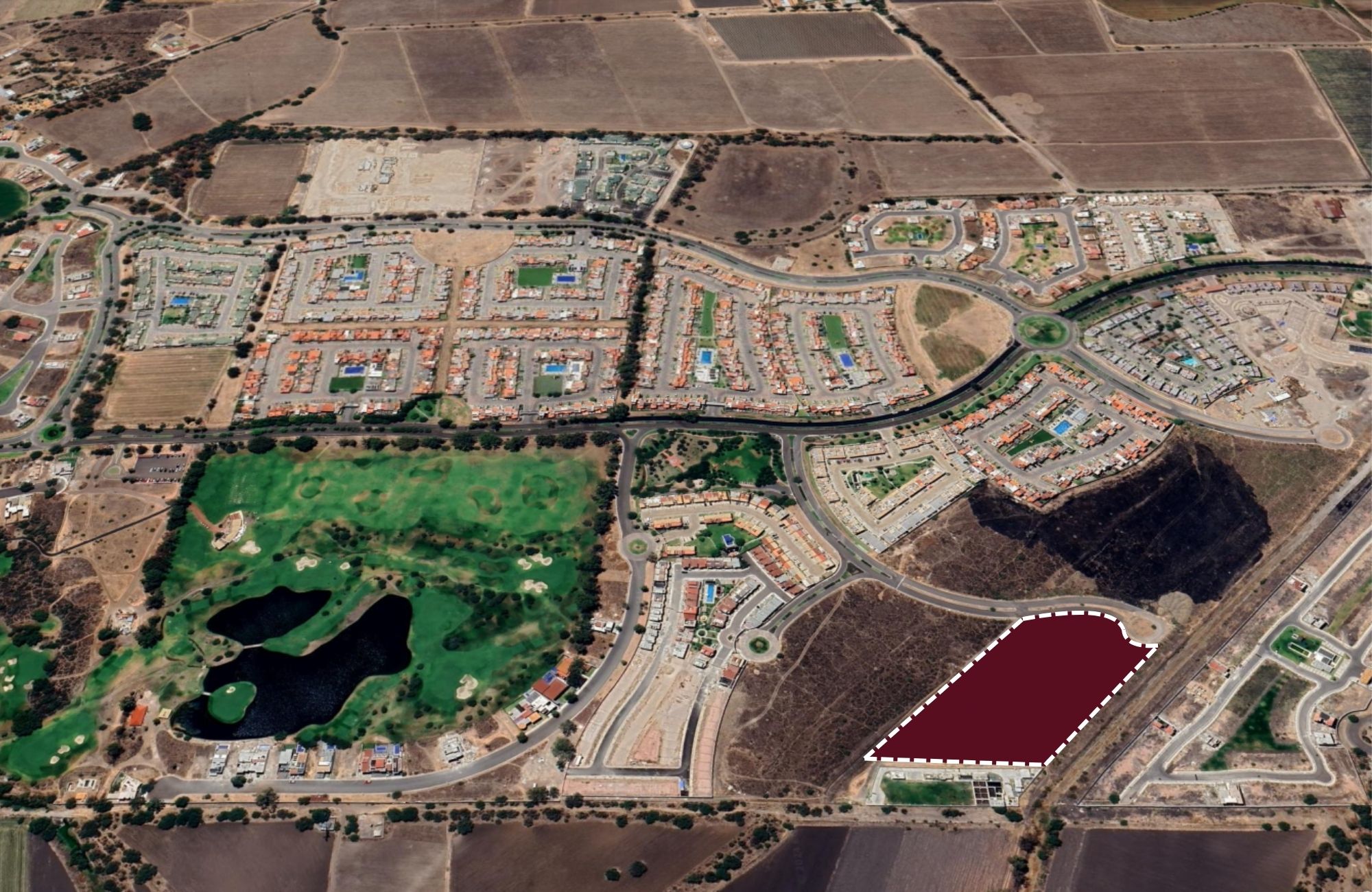 Lote comercial en campo de golf, vi&ntilde;edos, en venta, San Miguel de Allende.
