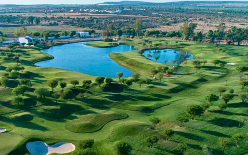 Lote de 18,818 m&sup2; en comunidad cerrada con campo de golf, en venta, San Miguel de Allende.