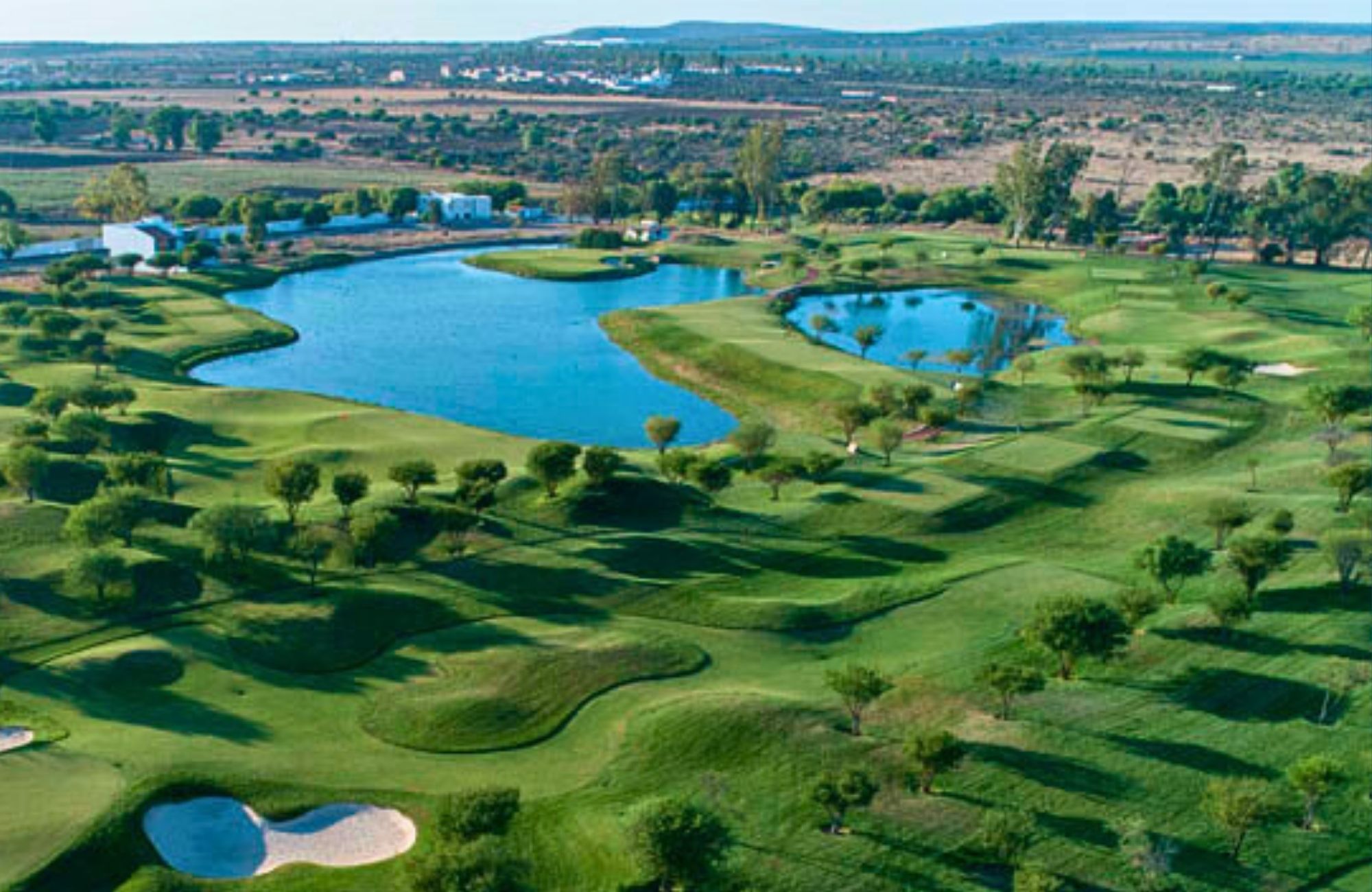 Lote de 13,854 m&sup2; en comunidad cerrada con campo de golf, en venta, San Miguel de Allende.