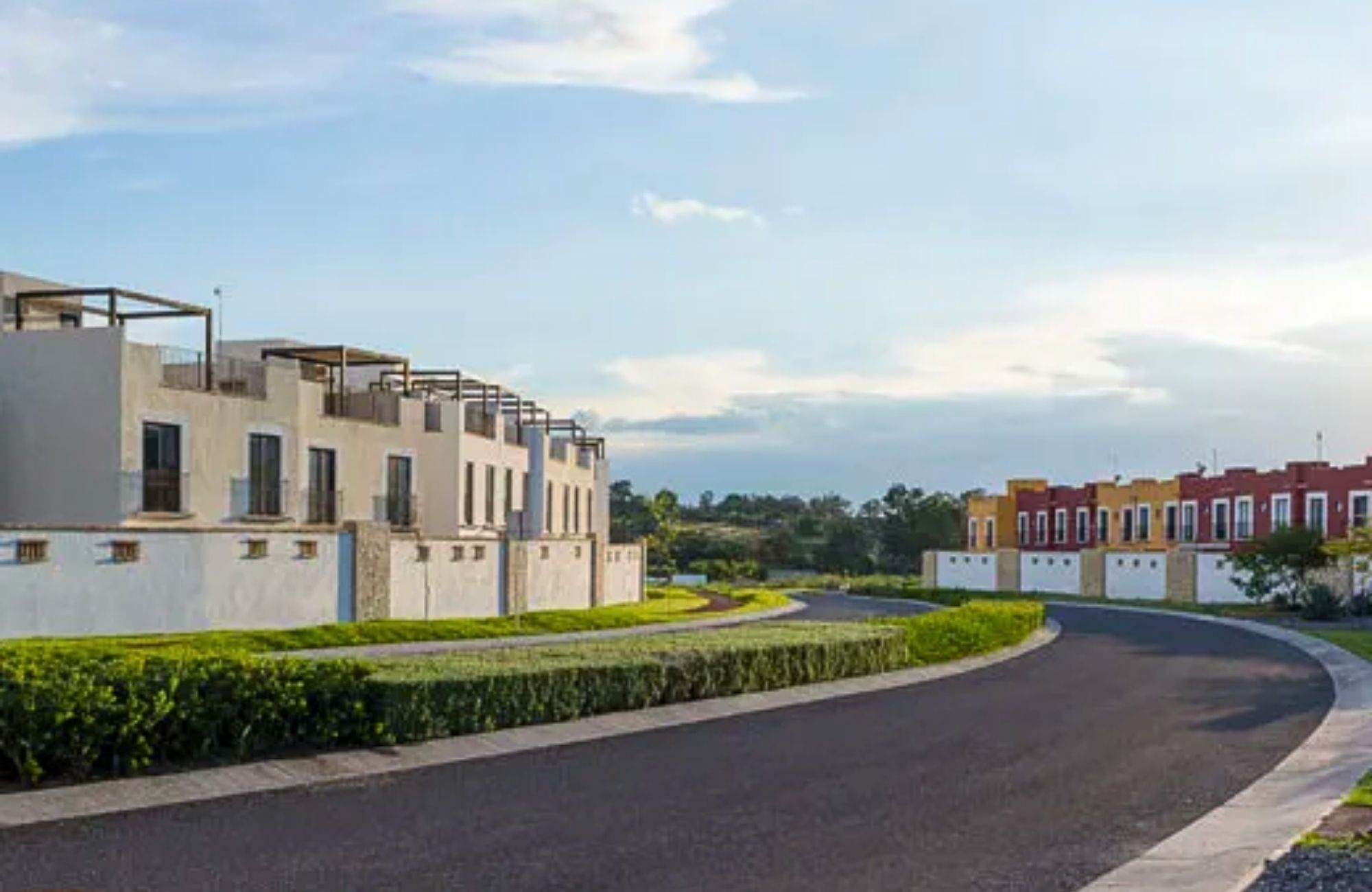 Lote de 12,049 m&sup2; en comunidad cerrada con campo de golf, en venta, San Miguel de Allende.