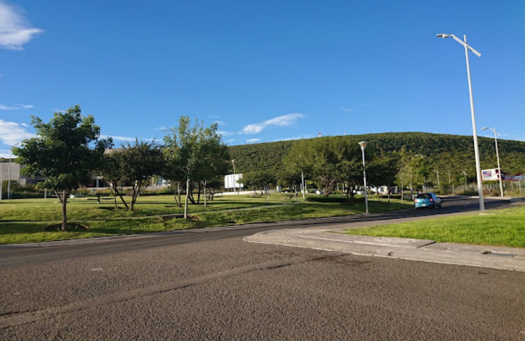 Lote para desarrollo vertical de 5,453 m2, en venta, en El Refugio, Quer&eacute;taro