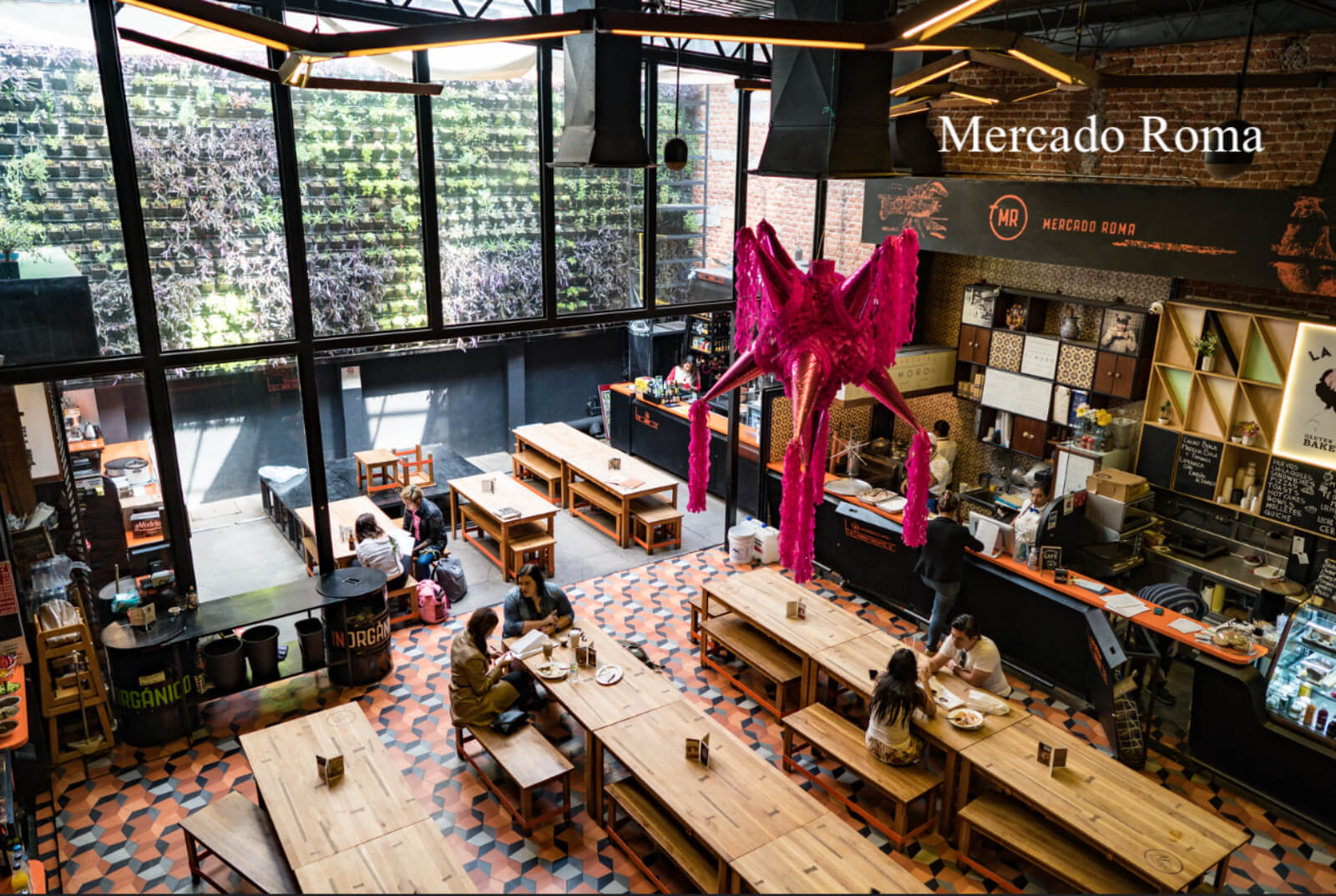 Local comercial abajo de condominios, en venta, Roma Norte, Ciudad de M&eacute;xico