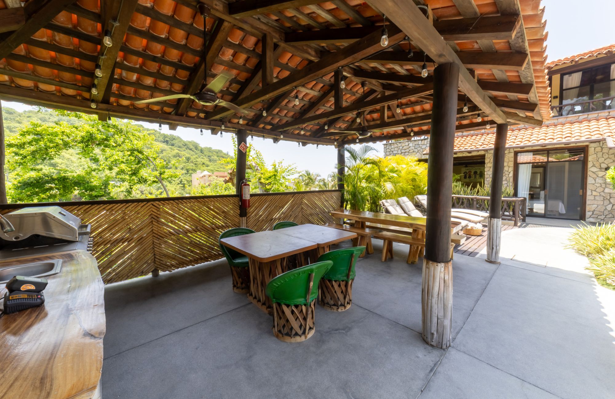 Hotel Boutique accesible a 300m del mar, en venta, La Bocana, Huatulco