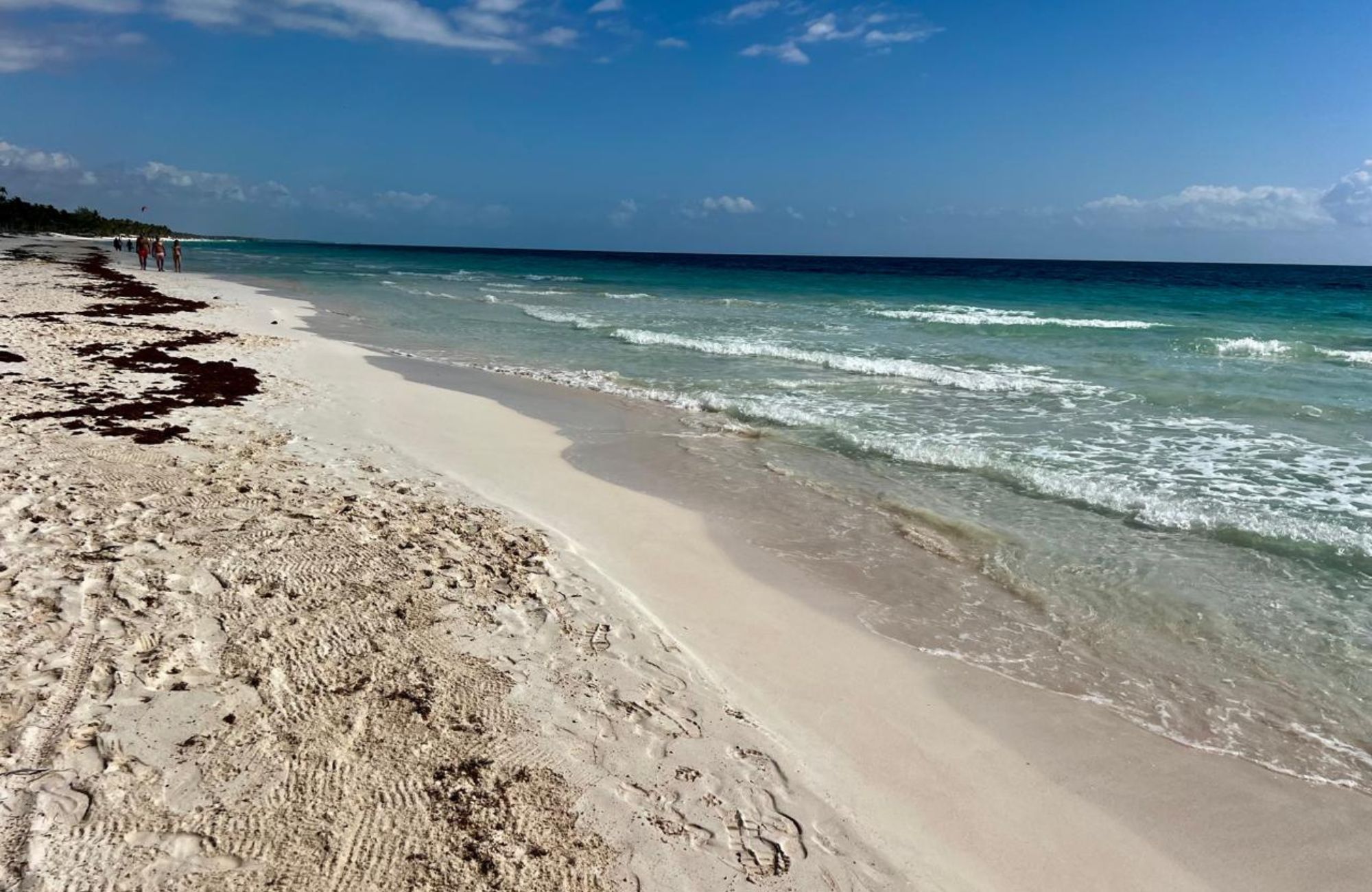 Land for a hotel use for sale in Tulum, community with green areaa, outdoor amenities, near Hotel Zo