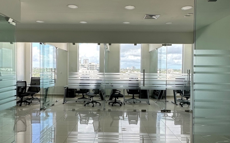 Oficina en plaza comercial, equipado, en venta, Altabrisa, M&eacute;rida, Yucat&aacute;n.