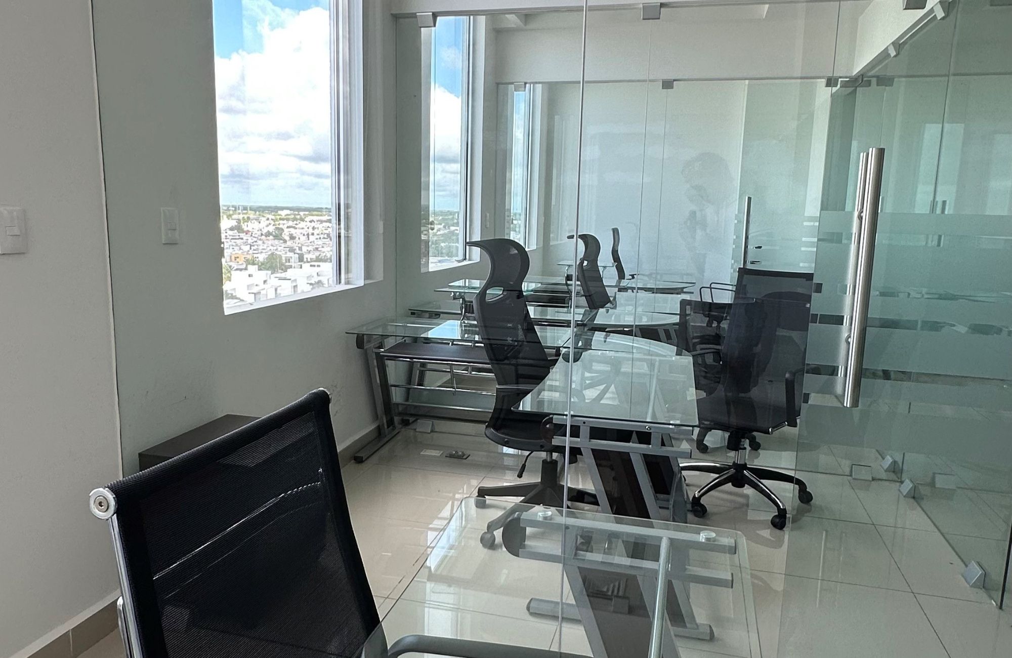 Oficina en plaza comercial, equipado, en venta, Altabrisa, M&eacute;rida, Yucat&aacute;n.