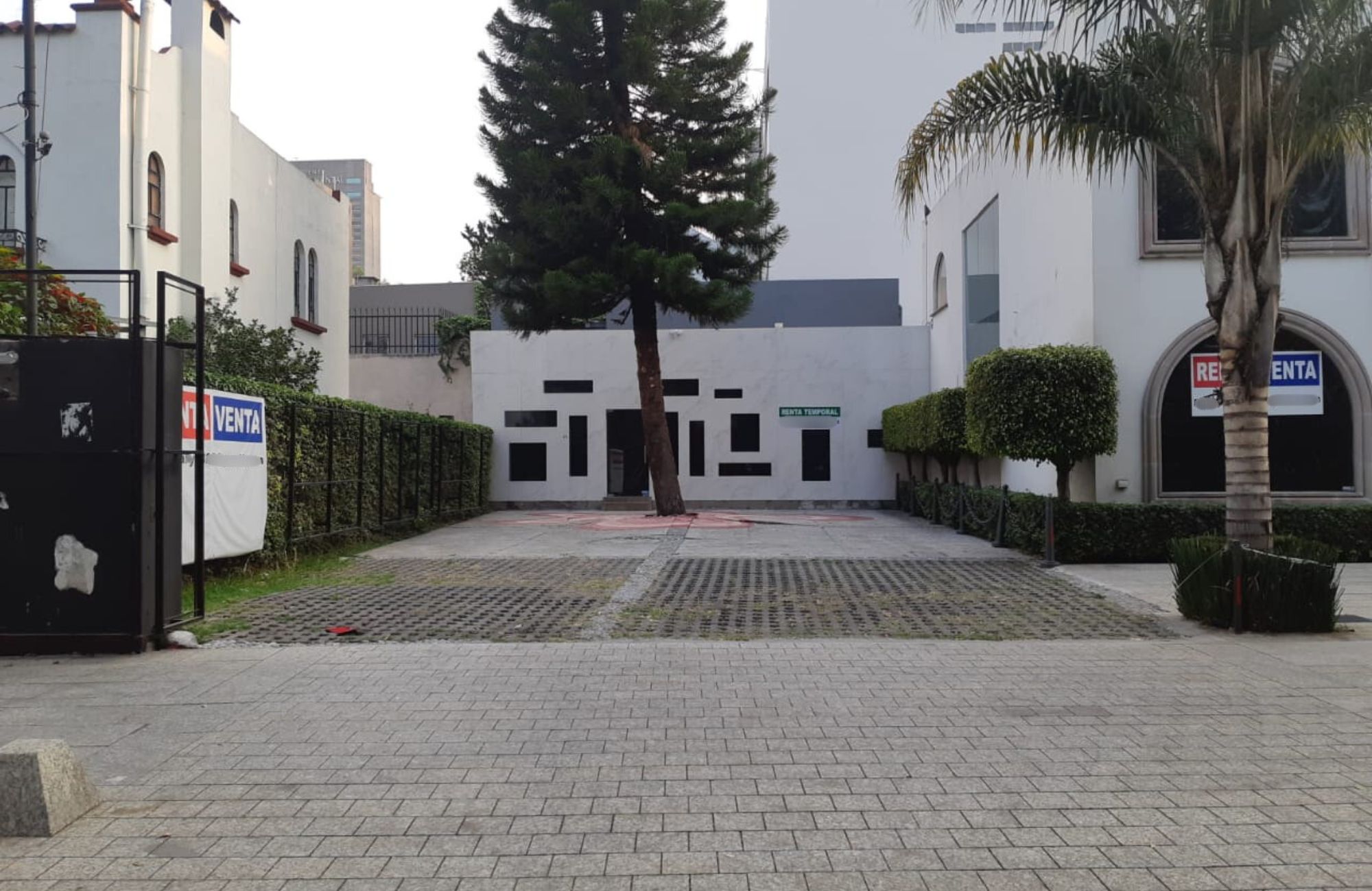 Edificio con locales comerciales en esquina en venta en Polanco, CDMX