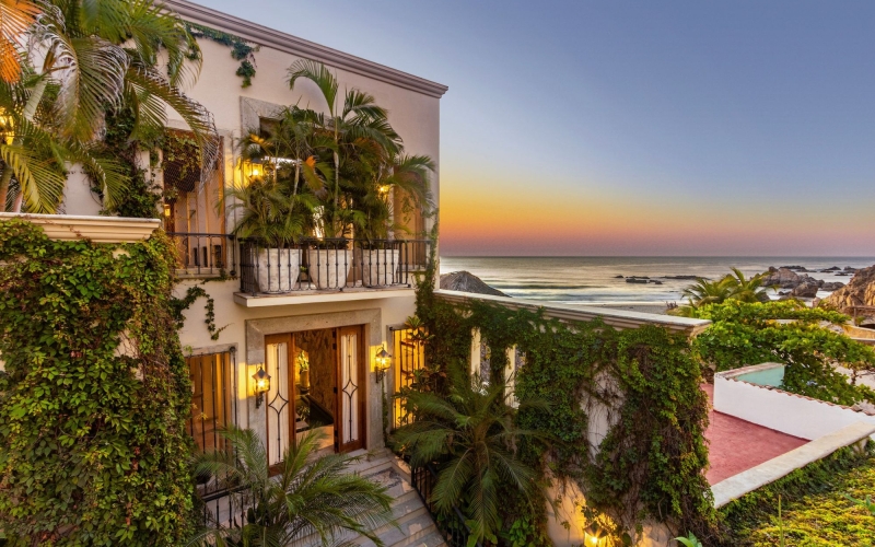 Hotel boutique a pie de playa, con vista al mar, local comercial en planta baja, en venta, La Bocana