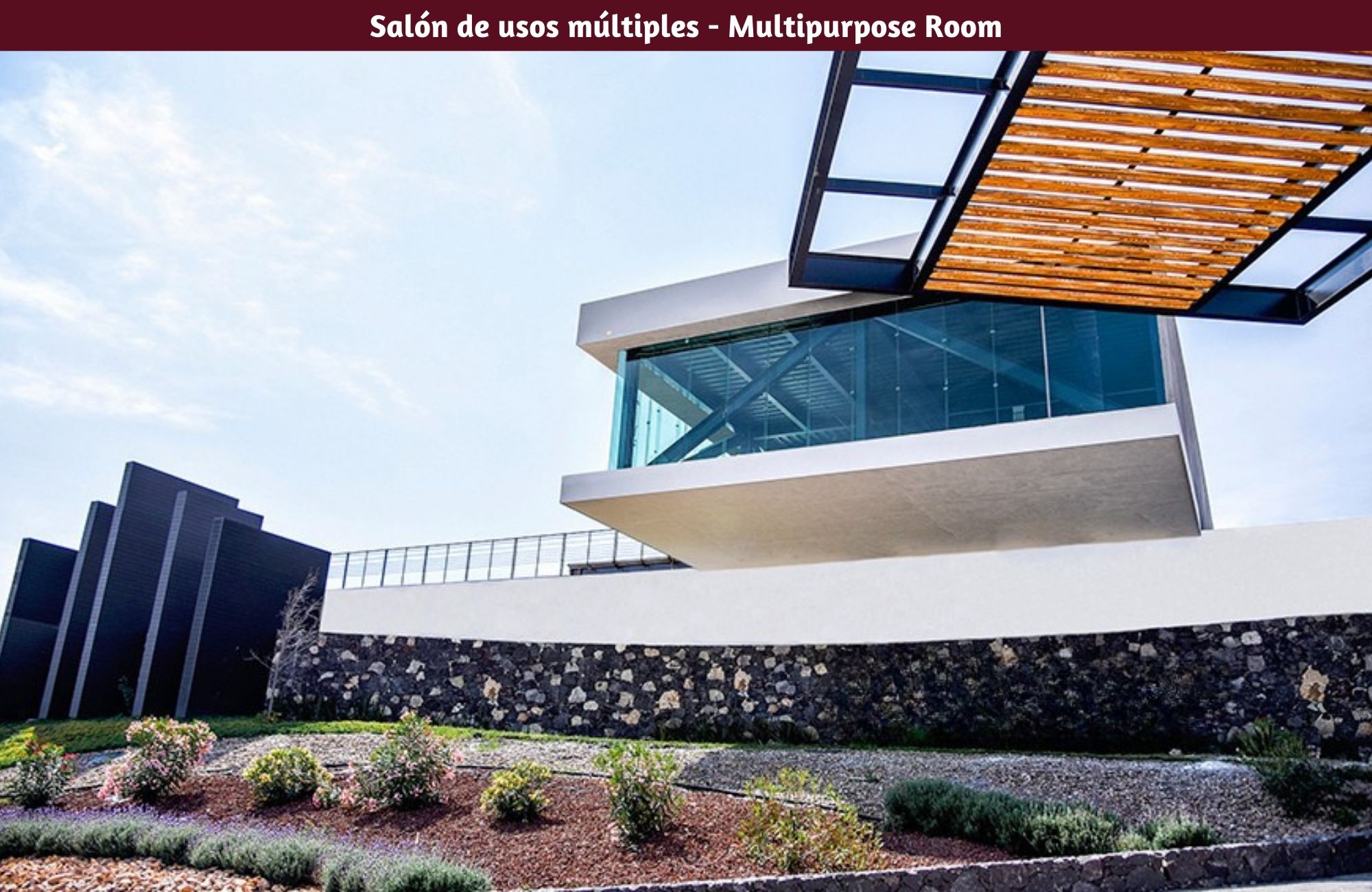 Macrolote uso mixto de 2,408 m2 en venta, en la entrada de Juriquilla.
