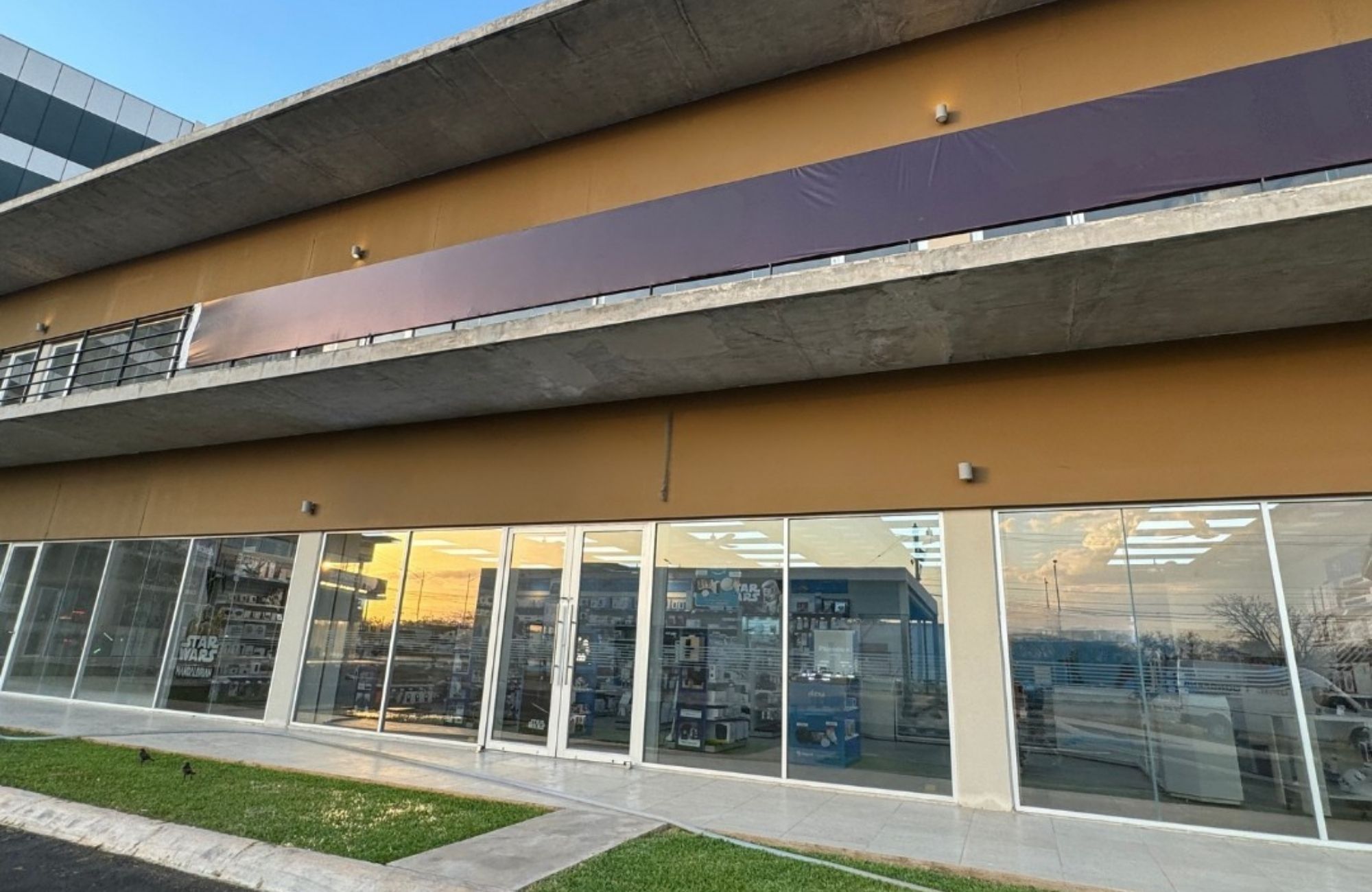 Local comercial en plaza comercial, en venta, Opich&eacute;n, M&eacute;rida