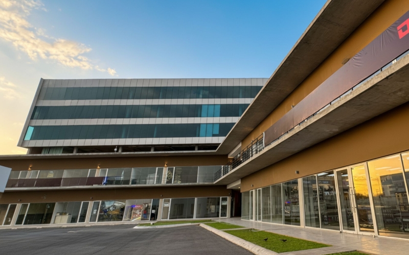 Local comercial con acceso directo al perif&eacute;rico, en venta, Opich&eacute;n, M&eacute;rida