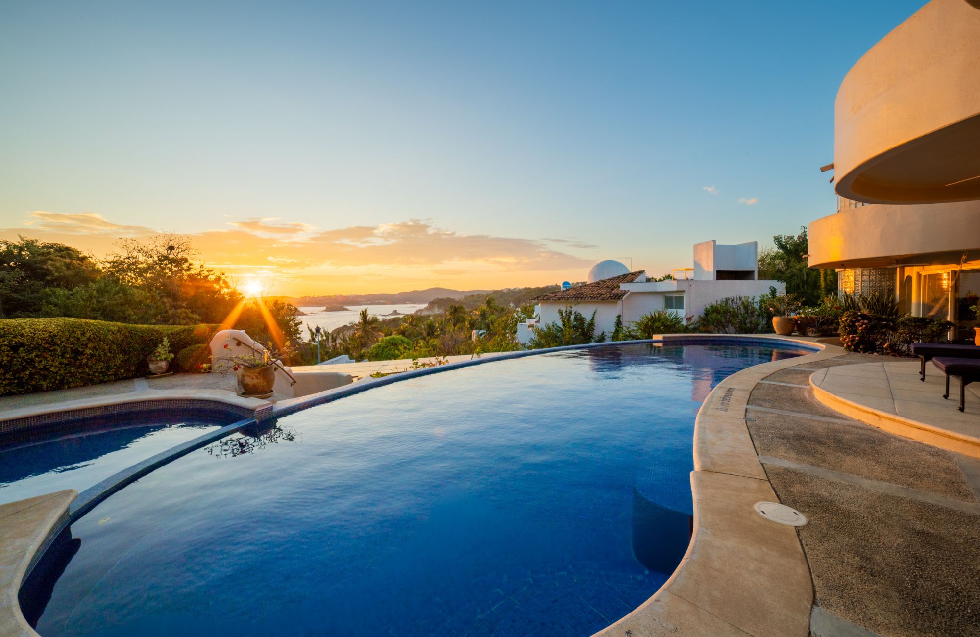 Hotel con vista al mar y alberca, en venta, Residencial Conejos, Huatulco