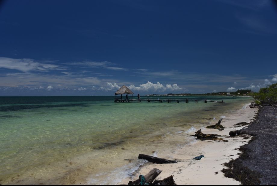 Terreno hotelero con 605 metros de playa, en venta, Puerto Morelos.