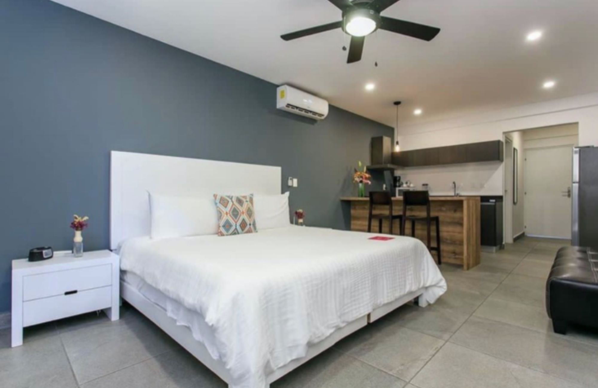 Hotel en operaci&oacute;n con 22 estudios, en venta, Centro, Playa del Carmen.