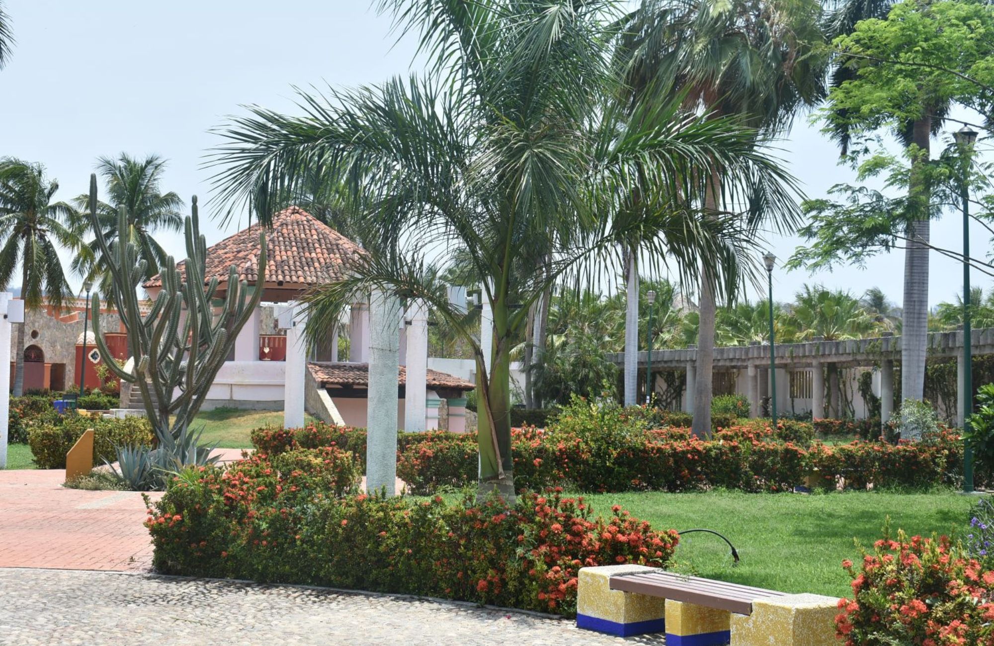 Terreno hotelero a solo 300 metros de la playa, en venta
