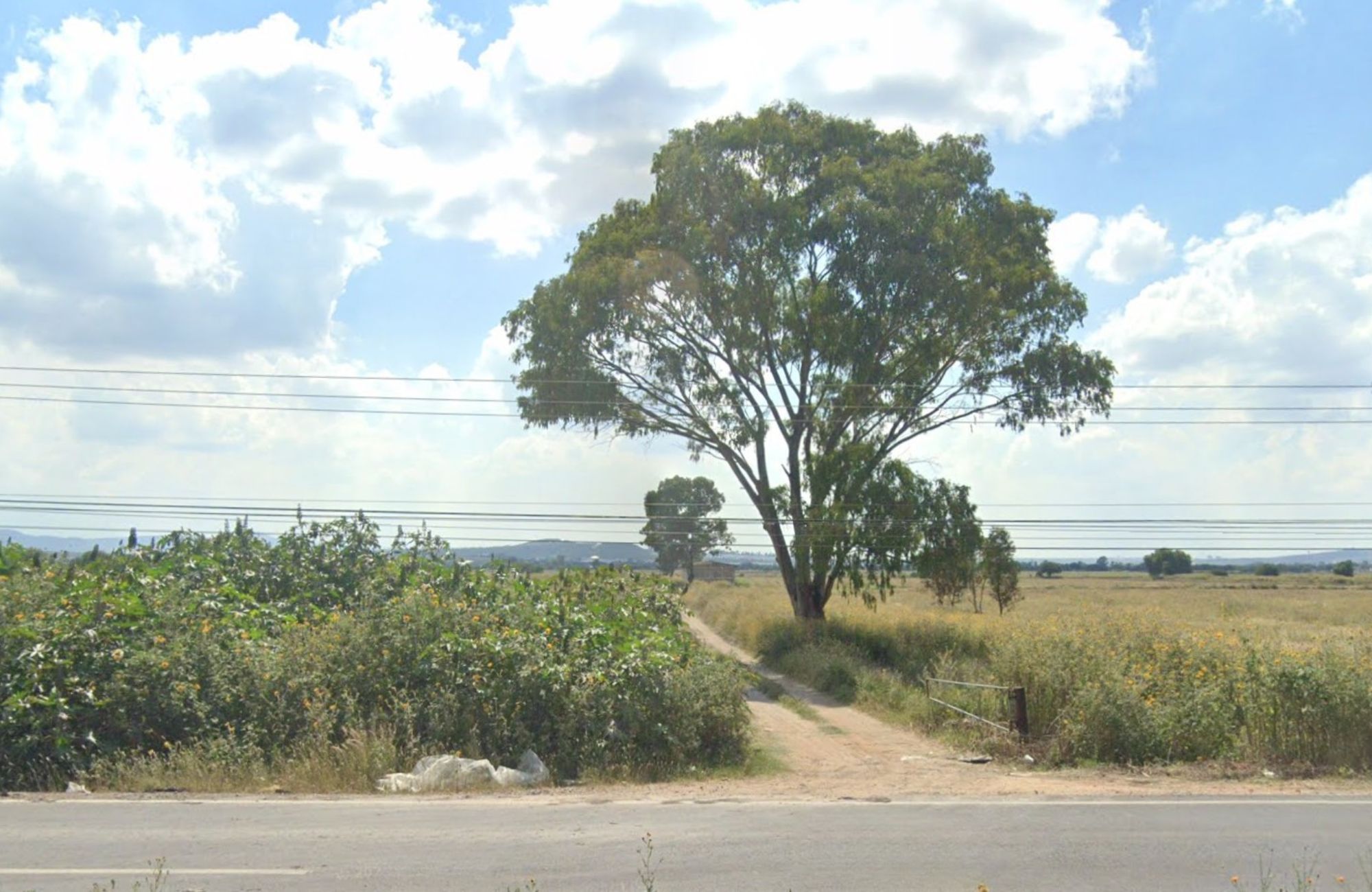 Terreno con uso de suelo Industrial, cerca del Aeropuerto de Quer&eacute;taro, en venta
