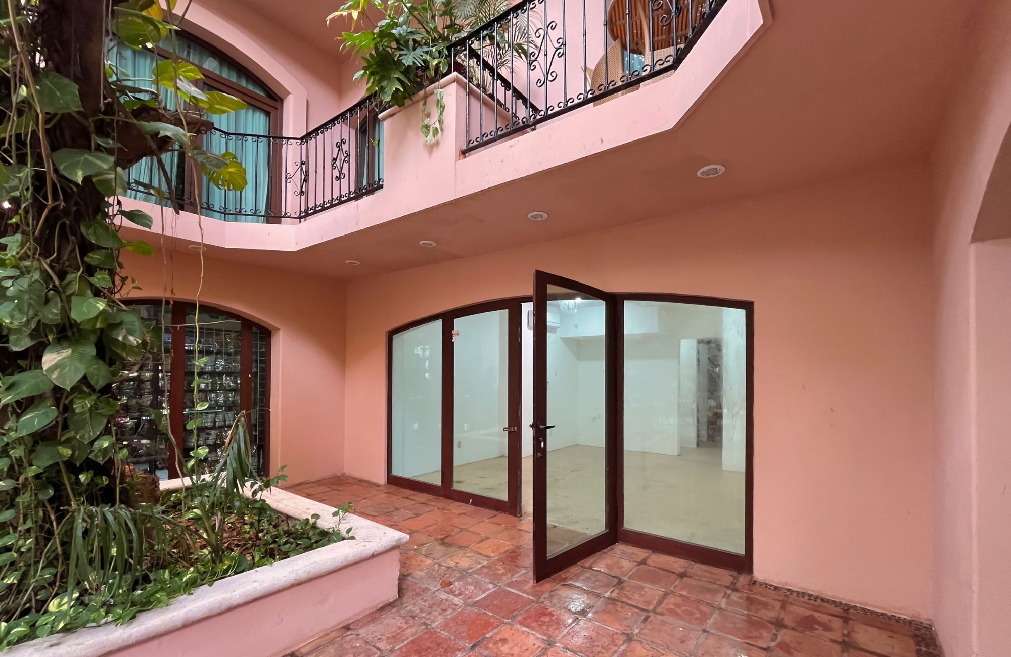 Local comercial a pasos del mar en venta en Zona Playa Mamita&rsquo;s en Playa del Carmen.