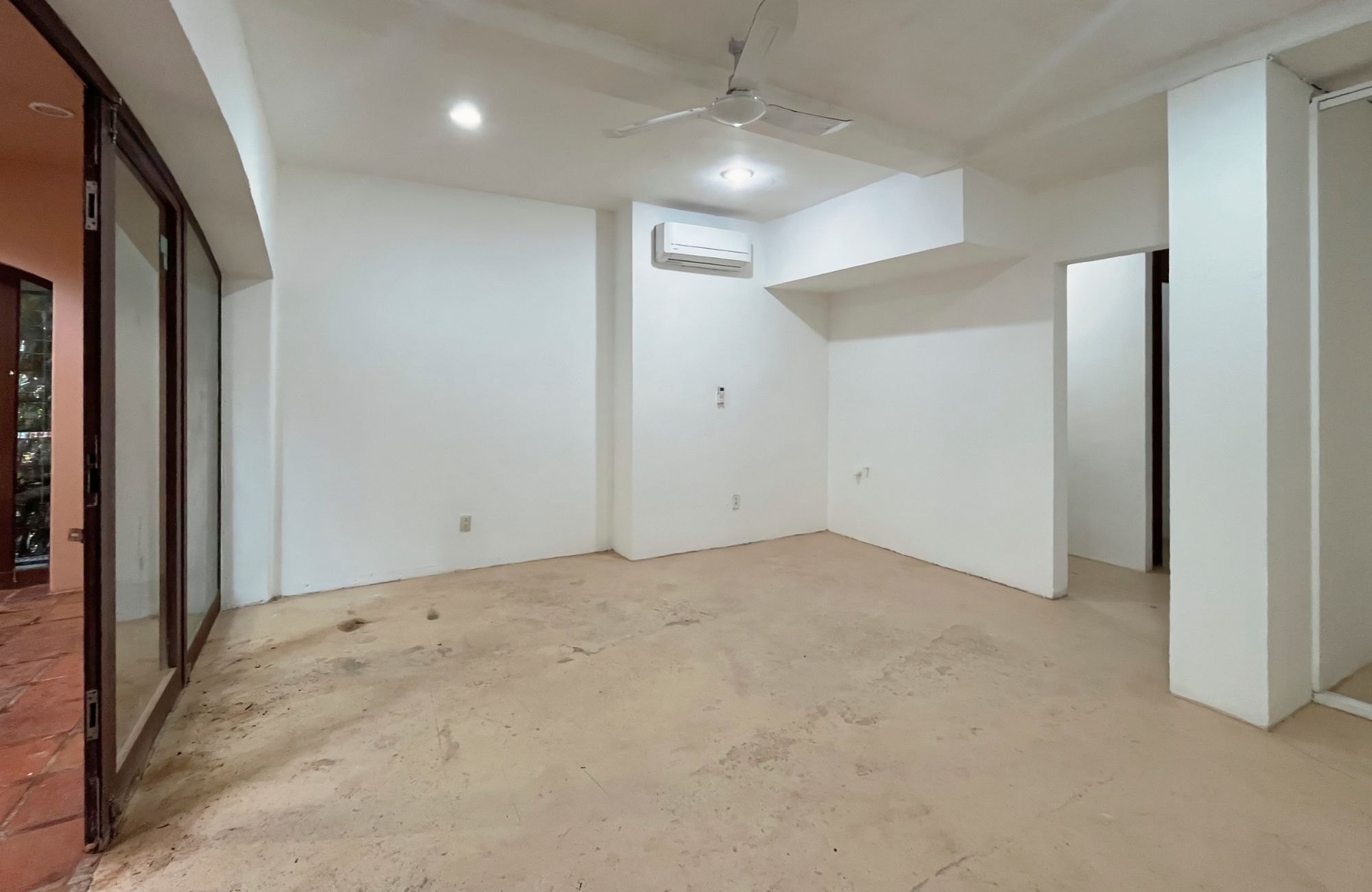Local comercial a pasos del mar en venta en Zona Playa Mamita&rsquo;s en Playa del Carmen.