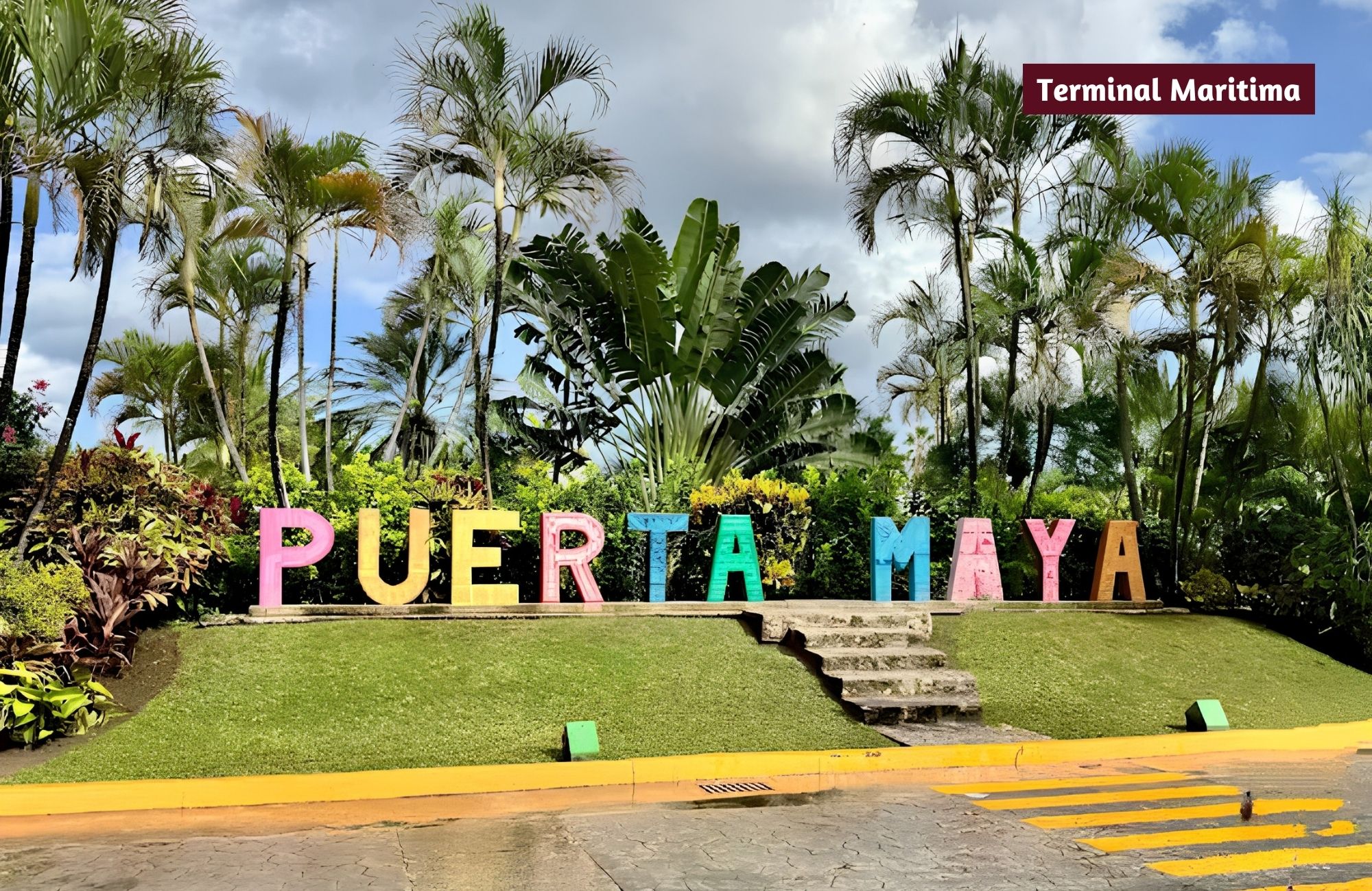Lote comercial 1,345.69 m2 de topograf&iacute;a regular, frente al mar, en venta