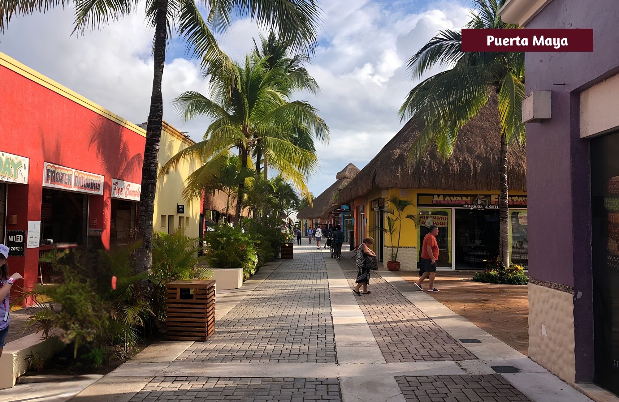 Lote comercial de 1,136.08 m2 con frente directo al Mar, en venta