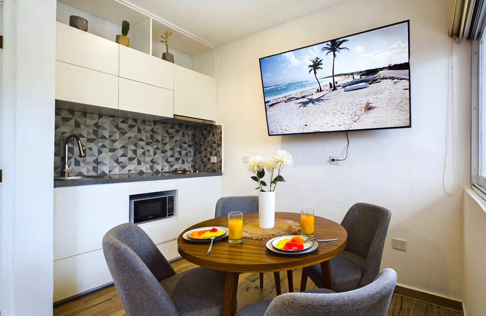Residencia boutique de 6 habitaciones rodeado de jardines, equipado, en venta