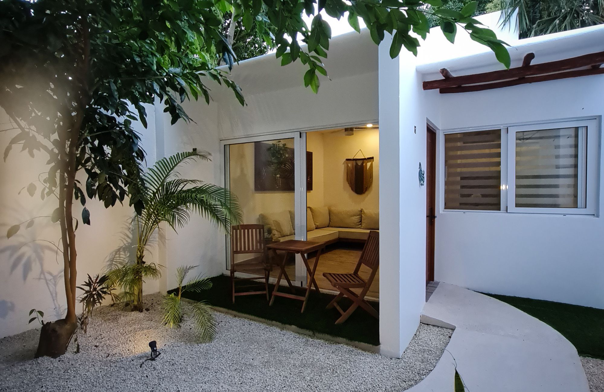 Residencia boutique de 6 habitaciones rodeado de jardines, equipado, en venta