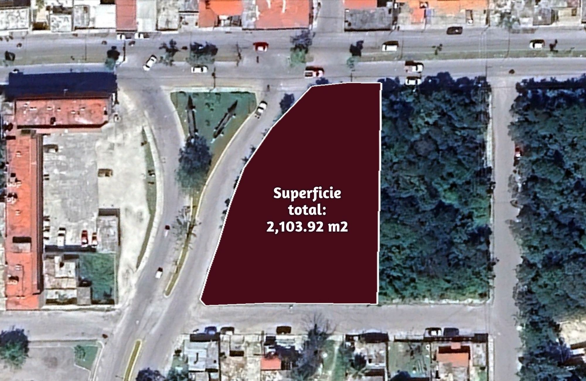 Macrolote de 1,785 m2 de uso mixto sobre Avenida 65, en venta