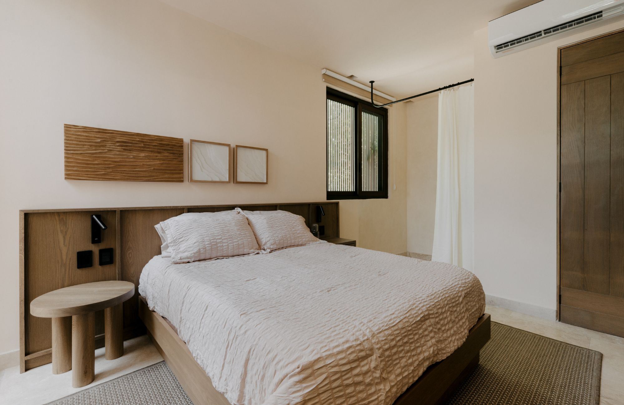 Edificio de 6 departamentos, 2 locales comerciales, rooftop y alberca, en venta