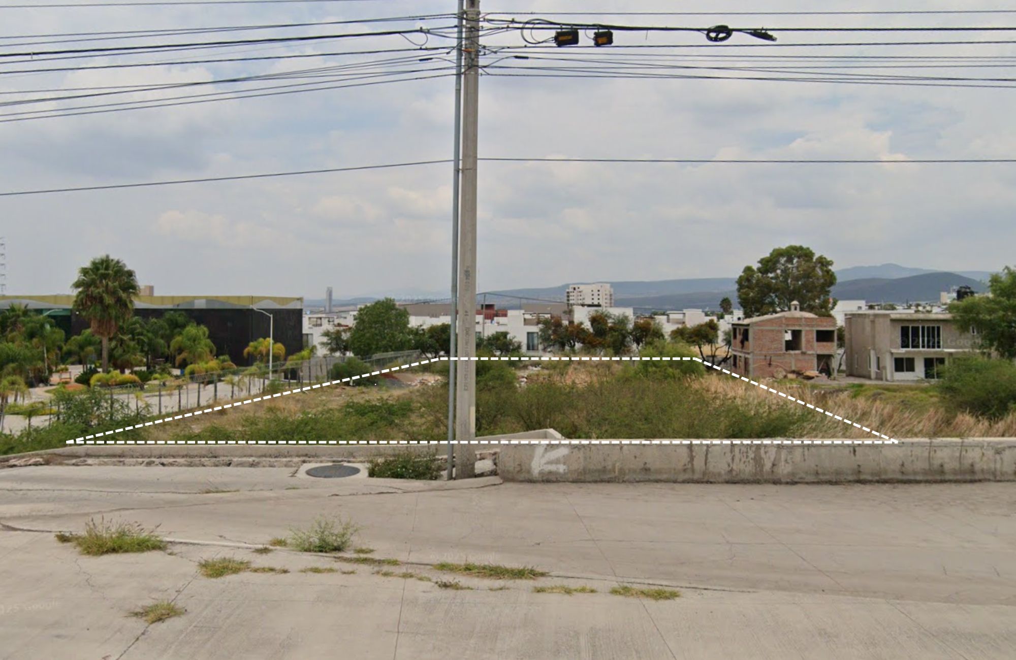Macrolote de 3,590 m2 uso mixto, en zona comercial, en venta Quer&eacute;taro.