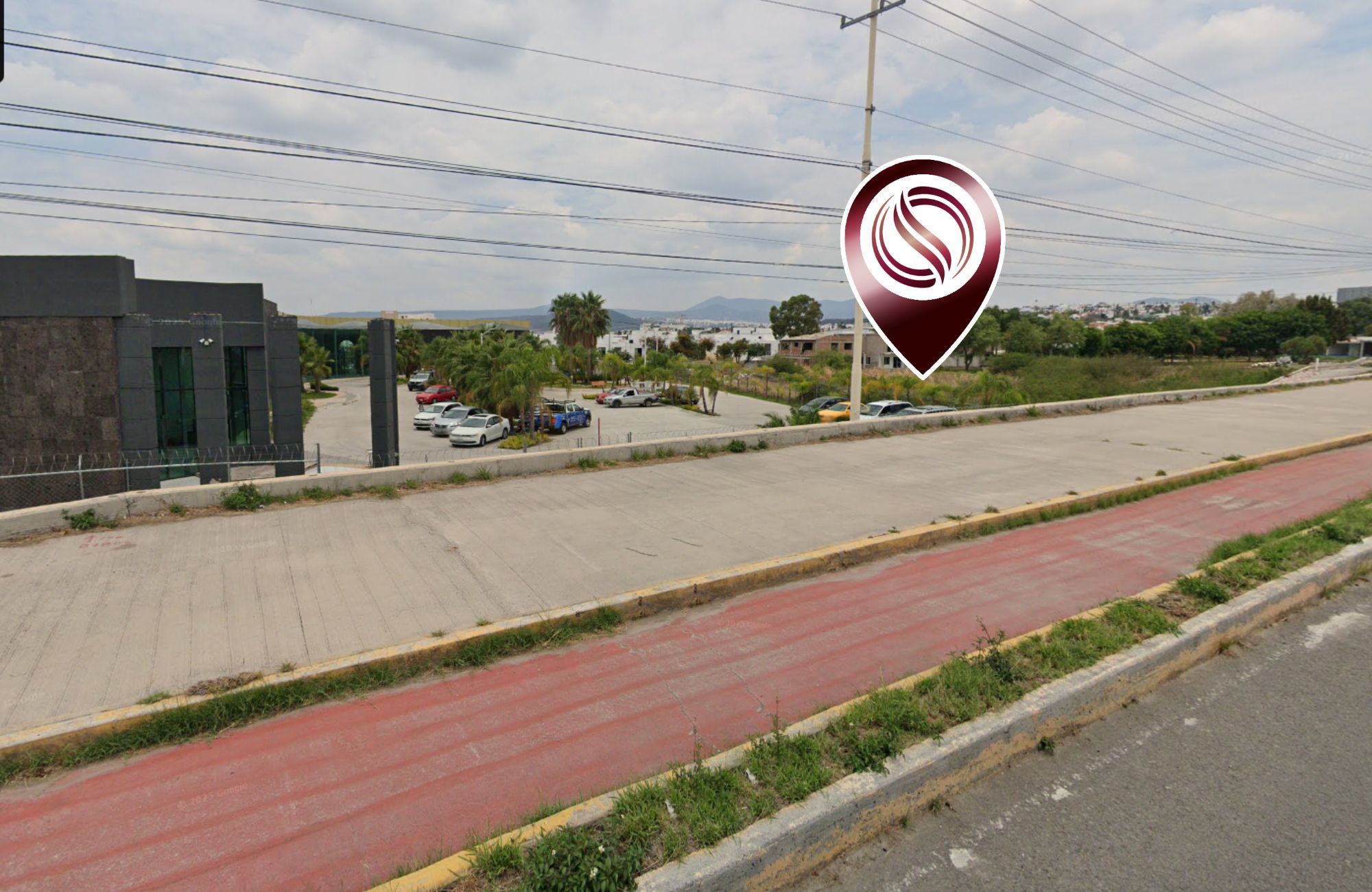 Macrolote de 3,590 m2 uso mixto, en zona comercial, en venta Quer&eacute;taro.