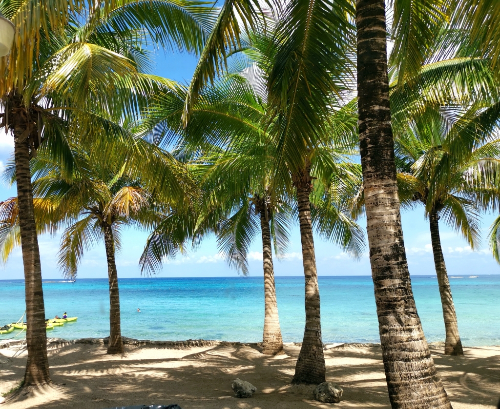 Terreno uso de suelo mixto, comercial - residencial en venta en Isla Cozumel, zona centro.