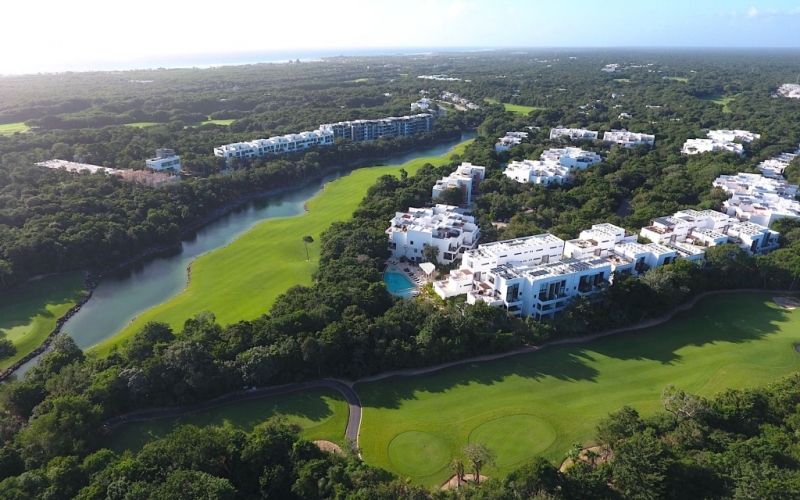 Lote para desarrollar en Residencial privado con amenidades de hotel y acceso a la playa en venta Tu