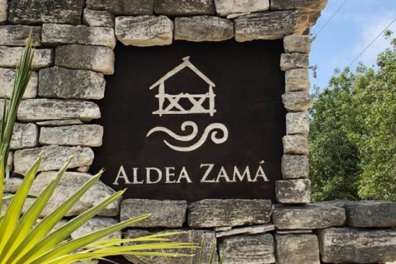 Local comercial en venta, area comercial de Aldea Zama, Tulum.