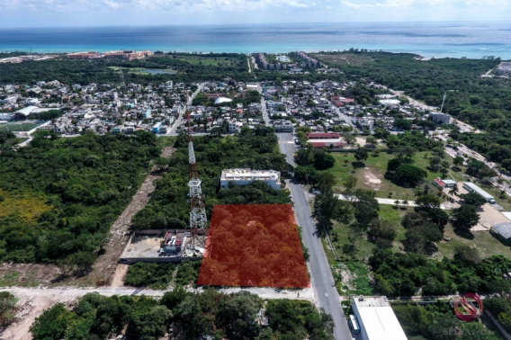 Land in industrial area, excellent for investment.