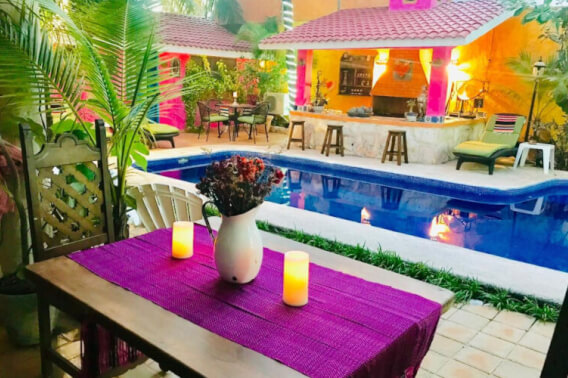 Bed and breakfast with 7 rooms, Mexican colonial architecture and pool, for sale or rent