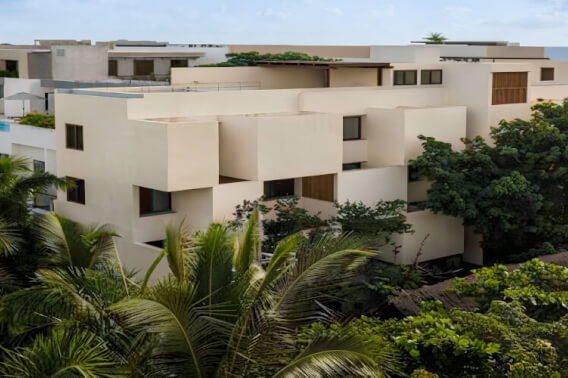 Edificio de 6 departamentos, 2 locales comerciales, rooftop y alberca, en venta
