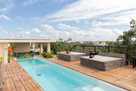 Hotel boutique con 5 suites, 6 recamaras, roof top con alberca, amueblado y equipado, en venta, La V