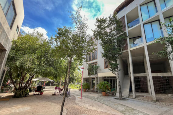 Local comercial con acceso independiente en venta, Aldea Zama, Tulum