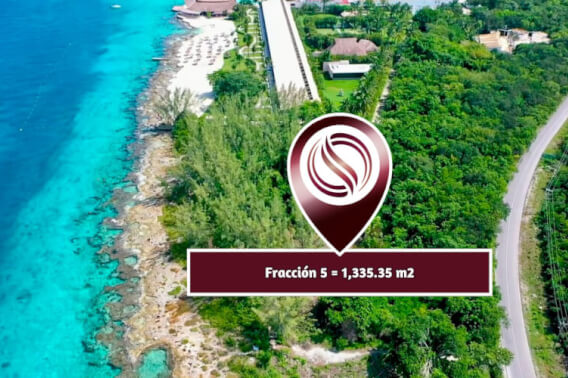 Lote comercial de 1,136.08 m2 con frente directo al Mar, en venta