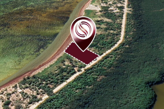 Lote frente al mar con 28 metros de frente, en venta Mahahual